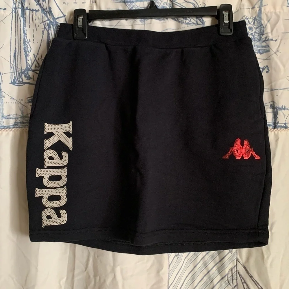 KAPPA
AUTHENTIC GLENDA SKIRT
Women – Black Smoke-pink Ltred Cherry - Picture 4 of 13